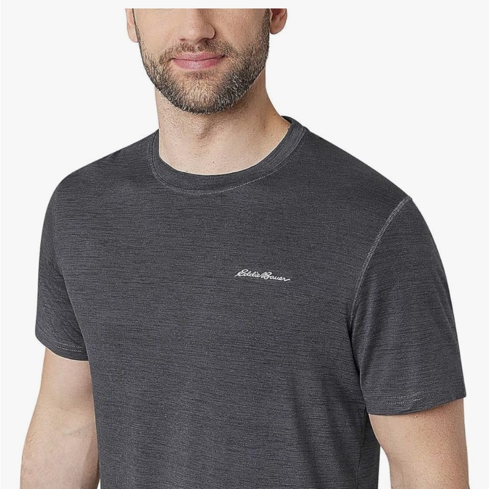 Eddie Bauer Men's Motion FreeDry Gray Short Sleeve Tee. Size L